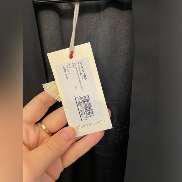 NWT Johnny Was|| SILK CHARMEUSE EMBROIDERED ROBE/KIMONO size large - Picture 9 of 16